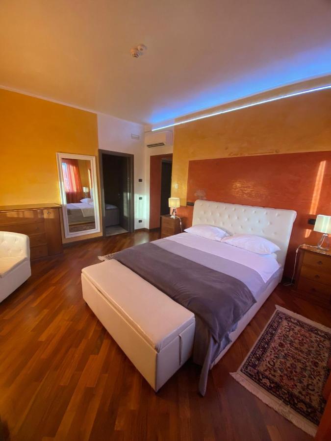 B2In Suite&Office Capriate San Gervasio Exterior foto