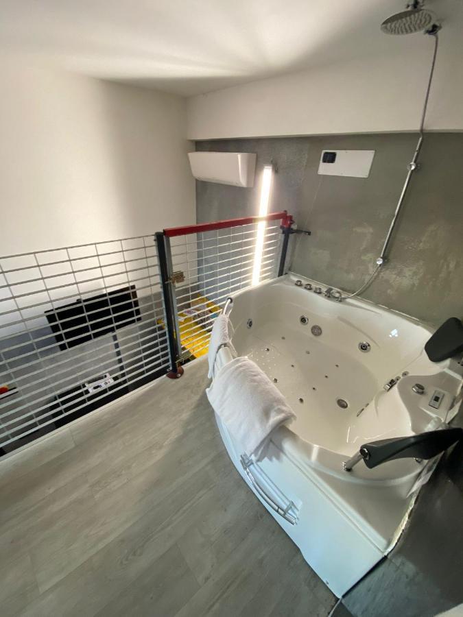 B2In Suite&Office Capriate San Gervasio Exterior foto